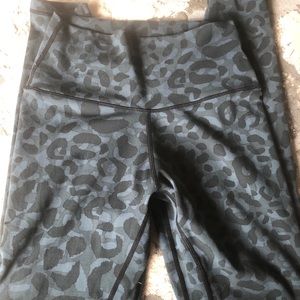 Colorfulkoala Cyan Leopard Leggings
